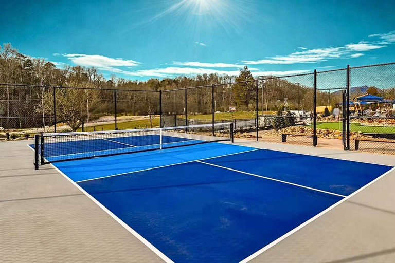Room 4, New Private Pool-6br-waterpark-mtn View-sleeps 18, Sevier