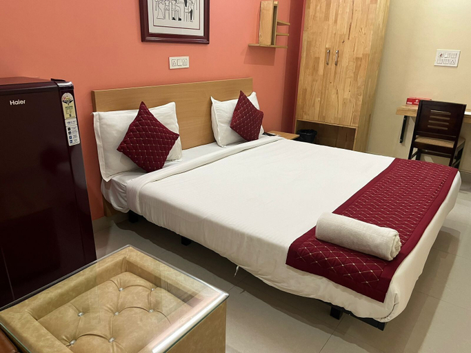 Room 3, Cloud Bay Hotels - Sector 69, Gurgaon