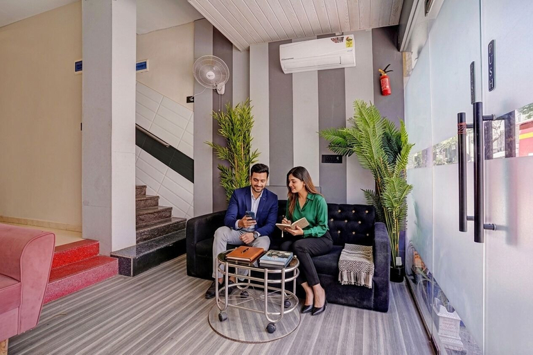 Lobby sitting area, Fabhotel Golden Galaxy, Mumbai City