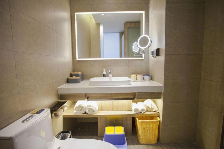 Bathroom 3, Atour Hotel Ningbo Xiangshan Binhai Avenue, Ningbo
