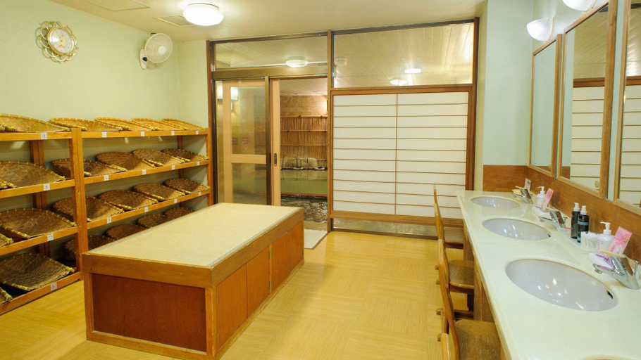 Bathroom 3, Omori, Shibukawa