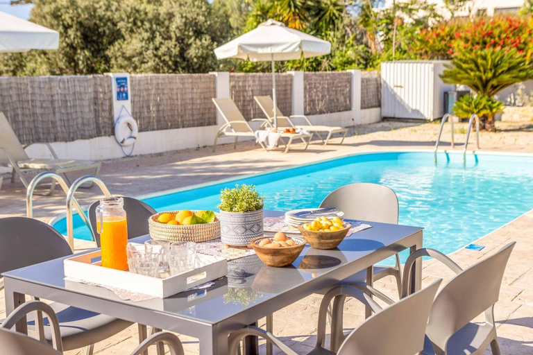 Facilities 5, Villa Alexelio