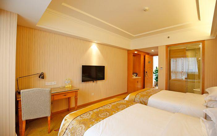 Bedroom 4, Vienna Hotel (Chengdu Chunxi Road Lijiatuo Metro Station), Chengdu