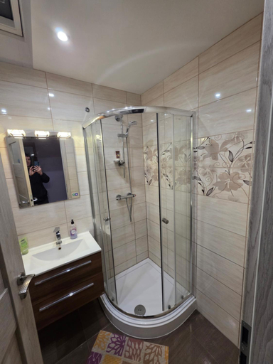 Bathroom 2, Lux House, Peterborough