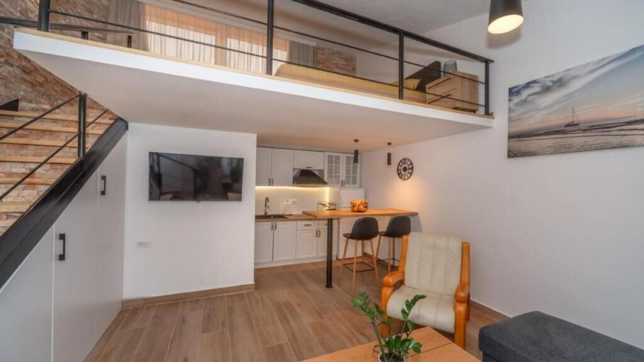 Interior 3, La Costa Apartments