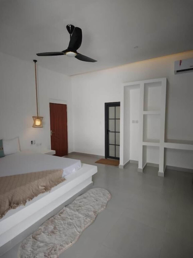Room 2, Amour Beach Villas, Kusini