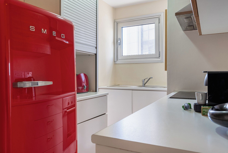 Private kitchen 5, Elegant 1BR Apartment in Central Nicosia