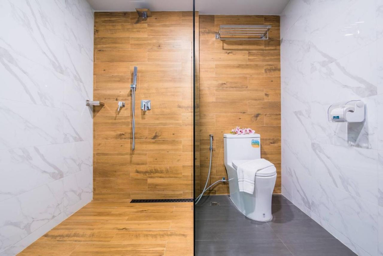 Bathroom 4, Anchan Hotel & Spa, Hua Hin