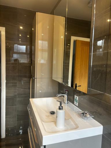 Bathroom 3, KAYUMBA Properties LTD, Leeds