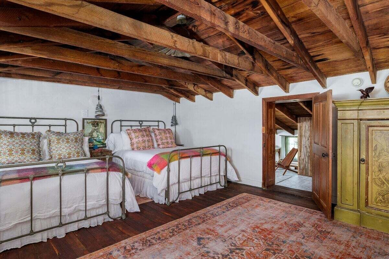 Room 2, Historic Rumpel Kammer - Steps to Main, Gillespie