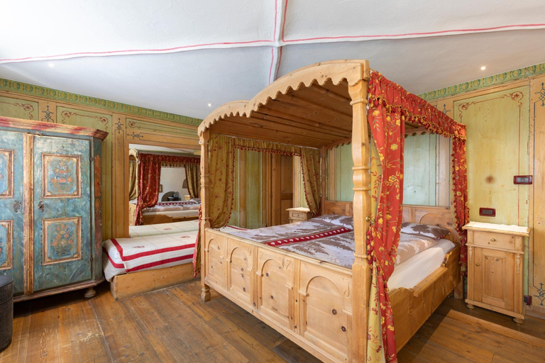 Bedroom 3, Historic Hotel Ristorante La Stua, Trento