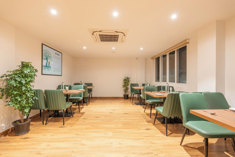 Food & Drinks 5, Treebo Premium Vapr Ashok Nagar, Hyderabad