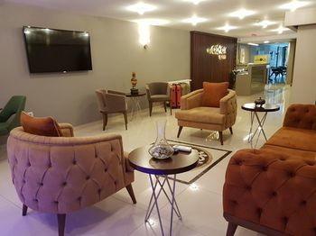 Others 5, The Clock Suites, Şişli