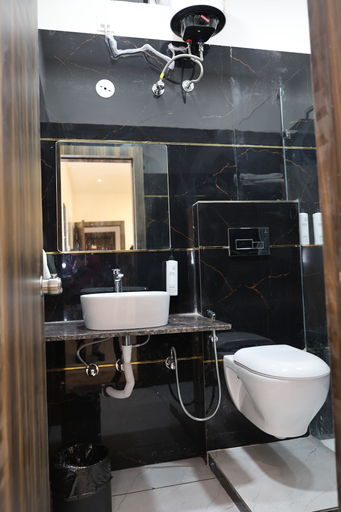 Bathroom 3, Manjushree Hotel & Resort, Ujjain