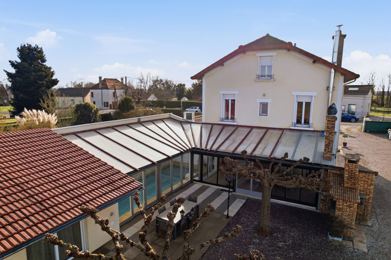 Exterior 2, Chambre d'hôtes L'écrin fleuri, Saône-et-Loire