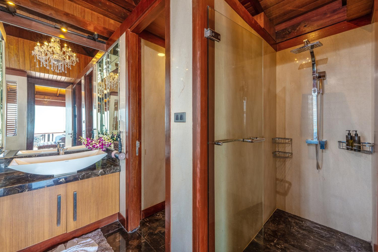Bathroom 4, Luxury Seaview 4pool 6bedroom Villa on Surin Hill, Pulau Phuket