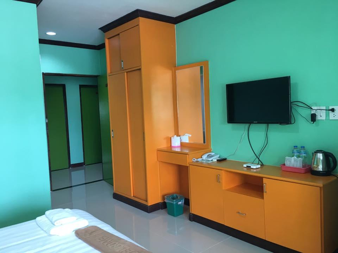 Bedroom 2, The Green Hotel, Rasi Salai