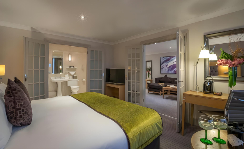 Bedroom 2, Clayton Hotel Burlington Road, Dublin