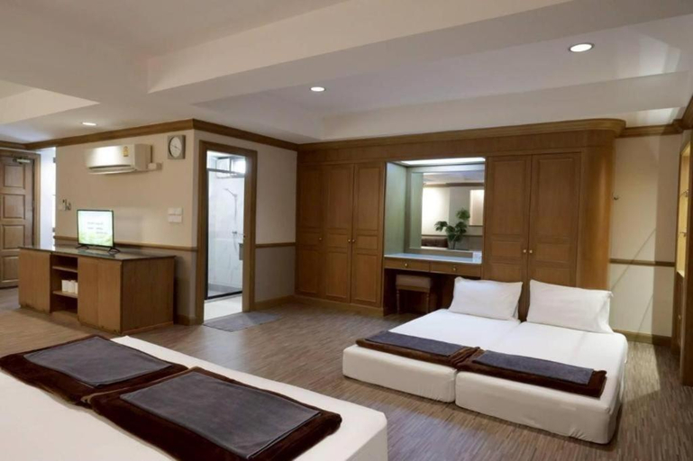 Bedroom 4, Alameda Suites Hotel, Pom Pram Sattru