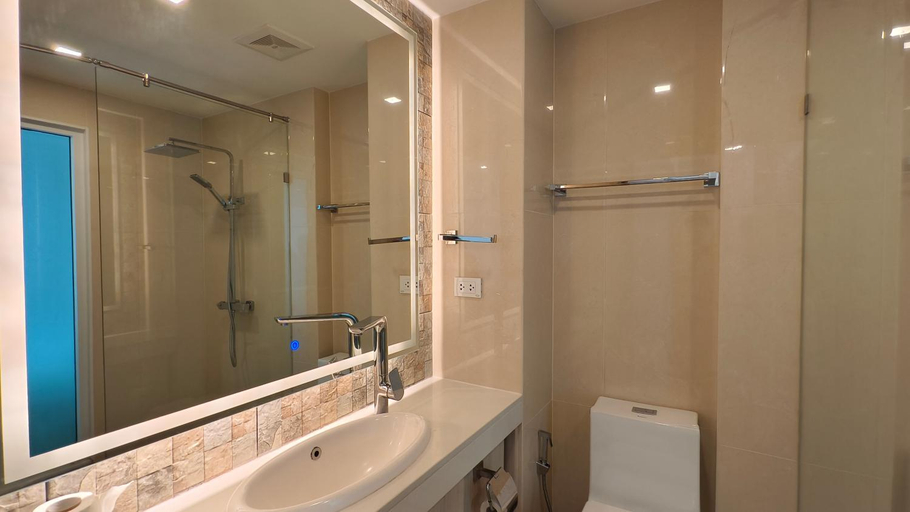 Bathroom 5, Olympus City Garden Premier Condominium Pattaya, Pattaya