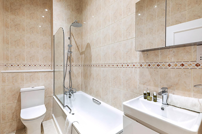 Bathroom 4, Contemporary Oasis in Paddington II, London