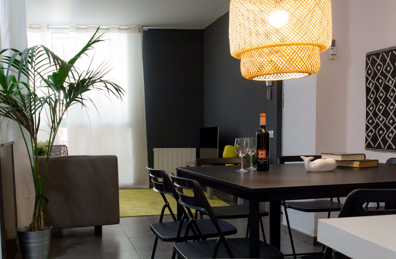 Food & Drinks 5, AinB Barcelona Sants Apartments, Barcelona