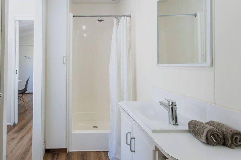 Bathroom 5, Pet Friendly Stays - BIG4 Aireys Inlet, Surf Coast - West