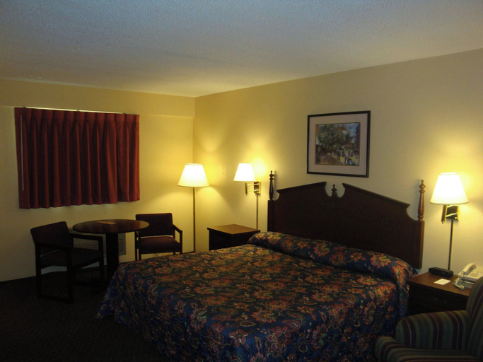 Bedroom 3, Wilmington Inn Wilmington, Clinton
