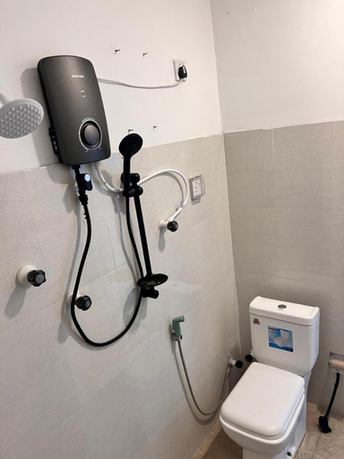 Bathroom 3, uk inn guest house, Jaffna