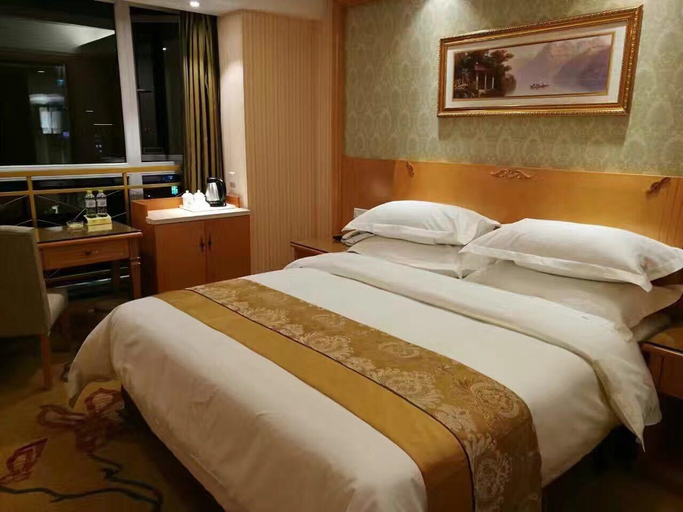 Bedroom 3, Vienna Hotel (Chengdu Chunxi Road Lijiatuo Metro Station), Chengdu
