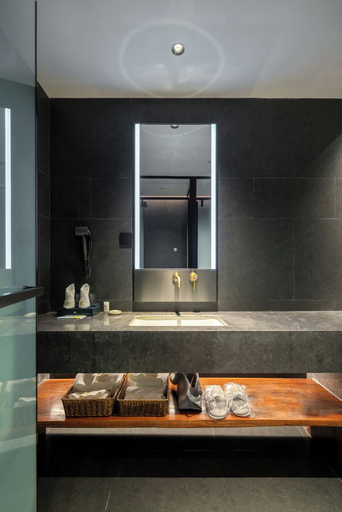 Bathroom 2, A Thought Laoshan Cultural Experience, Qingdao