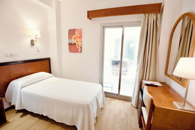 Bedroom 4, Hotel JS Can Picafort, Baleares