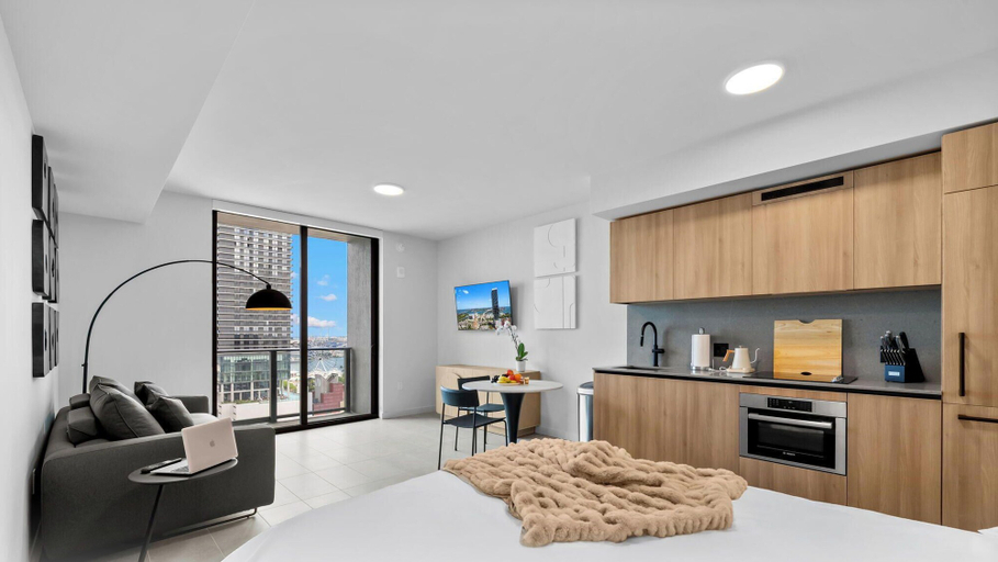 Room 3, 501 First High Floor Cozy Studio, Miami-Dade