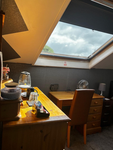Food & Drinks 5, KAYUMBA Properties LTD, Leeds