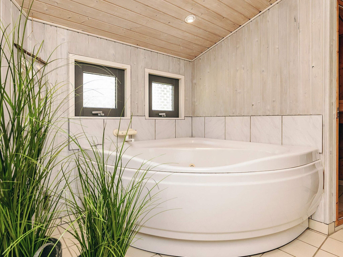 Bathroom 3, 5 Star Holiday Home in Spottrup, Skive