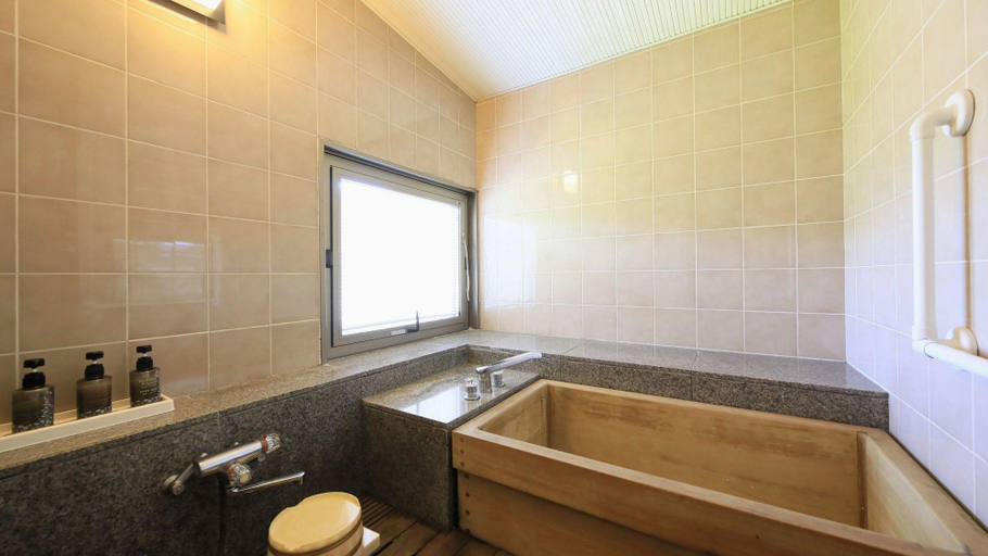 Bathroom 4, Bankokuya, Tsuruoka