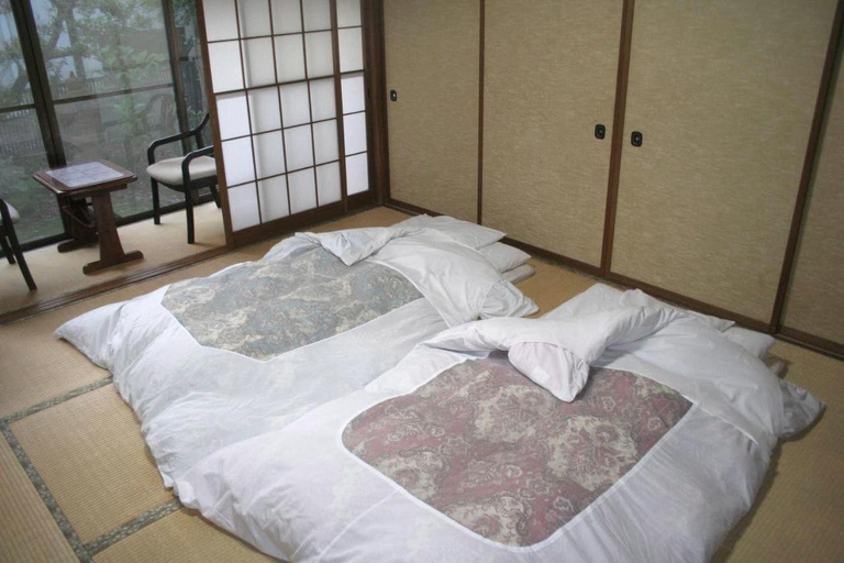Bedroom 3, Suehirokan, Tagami