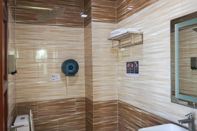 Bathroom 3, Green Hotel Vinh Loc, Binh Tan