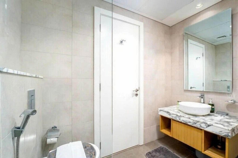 Bathroom 5, Helnan Royale, Dubai