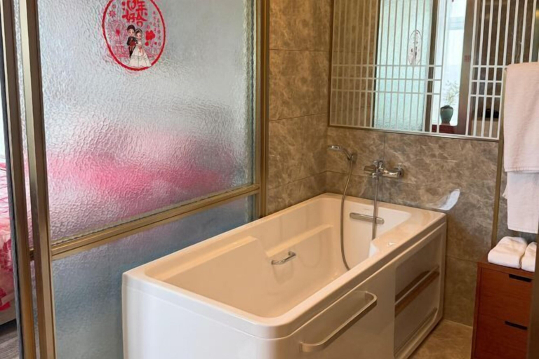 Bathroom 3, Feng Du Hotel, Dezhou