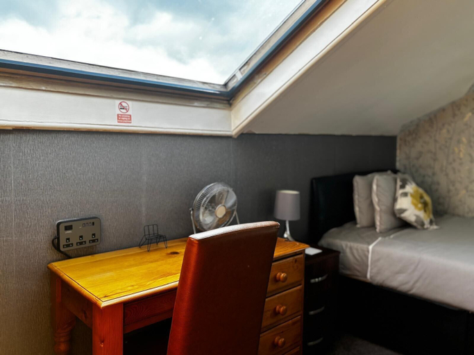 Others 4, KAYUMBA Properties LTD, Leeds