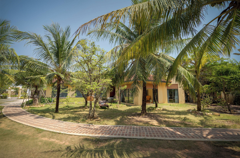 Exterior & Views 2, Komsan Kampot Resort, Kampot