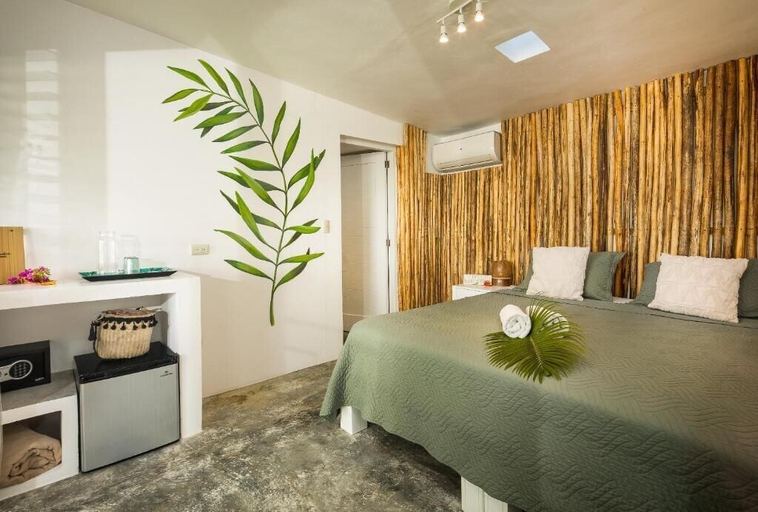 Room 3, El Encuentro Surf Lodge, Sosua