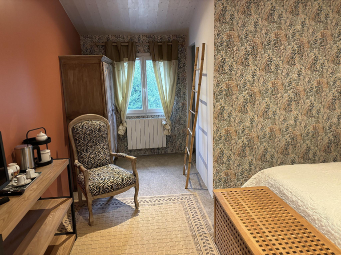 Bedroom 2, L'auberge'Inn, Deux-Sèvres