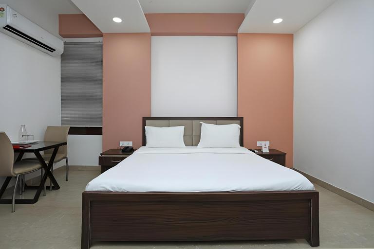 Others 3, Hotel Aakash, Kheda