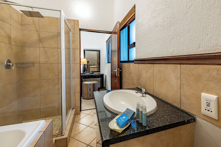 Bathroom 4, Pestana Kruger Lodge, Ehlanzeni