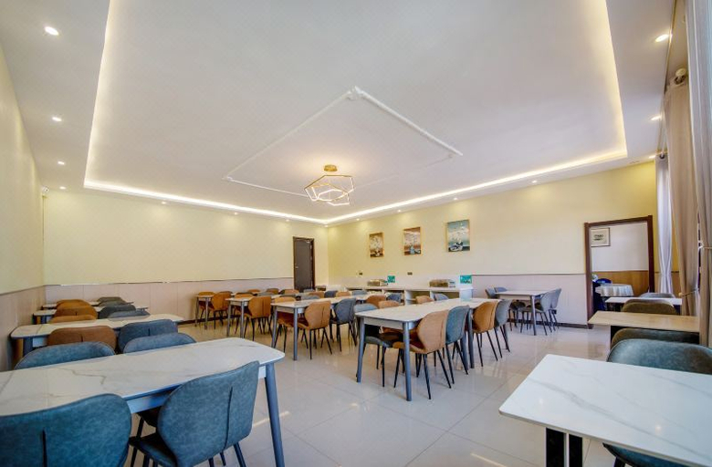Food & Drinks 3, Burqin baishun Hotel, Altay