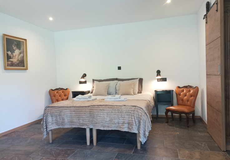 Bedroom 2, La Cour d'Enchere, Allier
