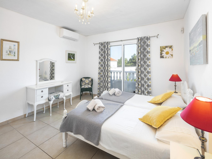Bedroom 3, Comfortable Villa in Carvoeiro, Algarve, Lagoa