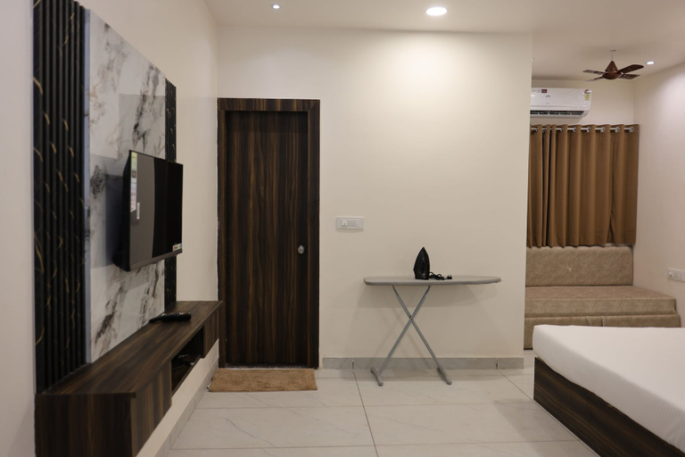 Room 4, Manjushree Hotel & Resort, Ujjain